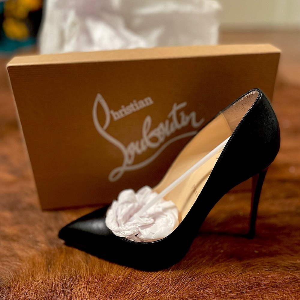 *New* NEVER WORN Christian Louboutin ⭐️ Pigalle